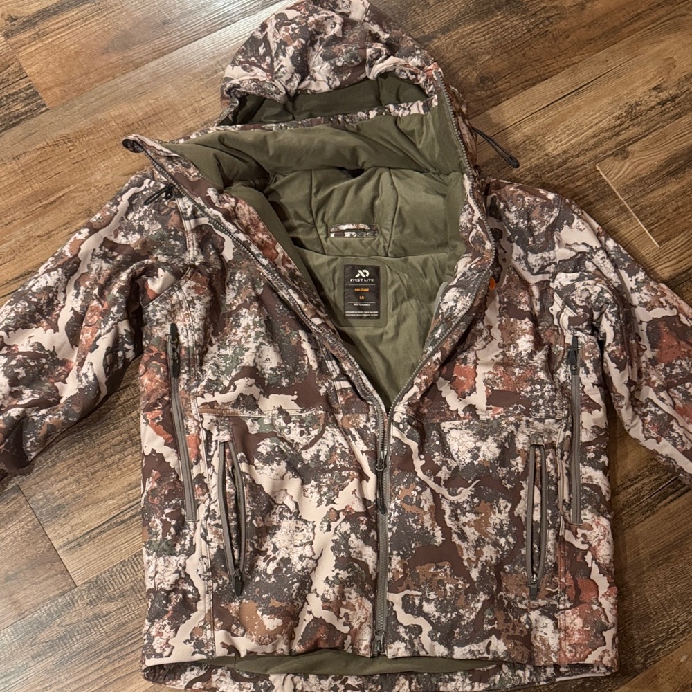 First Lite Solitude Jacket - Picture 3 of 3